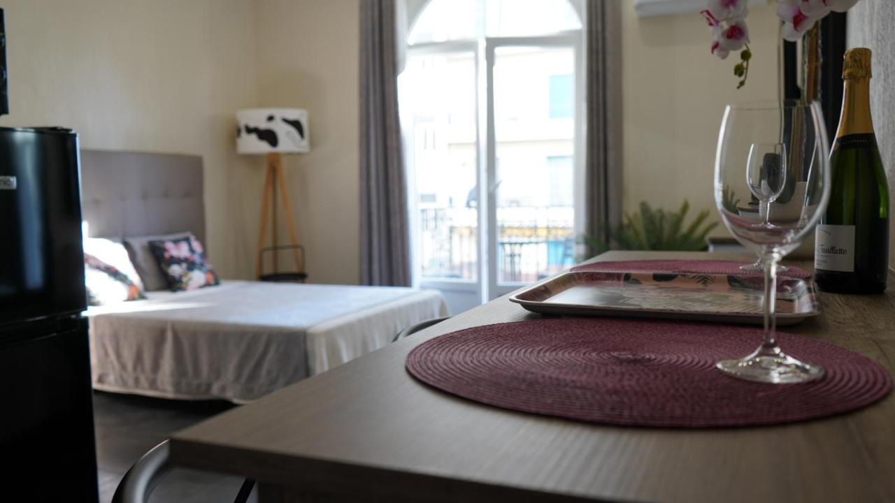Cozy Studio With A Sea View Ницца Экстерьер фото